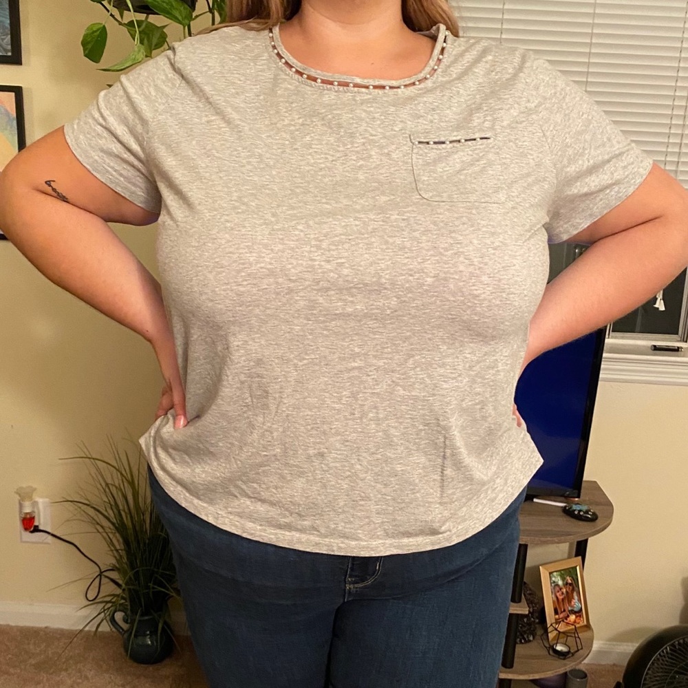 T-shirt with Pearl detail